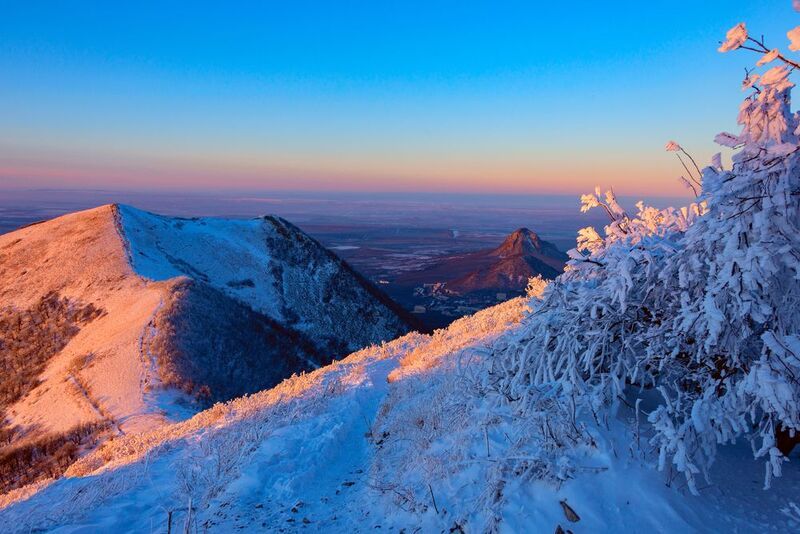 бештау,зима,кмв,гора,вечер,снег Про сиреневый вечер у вершины горыphoto preview