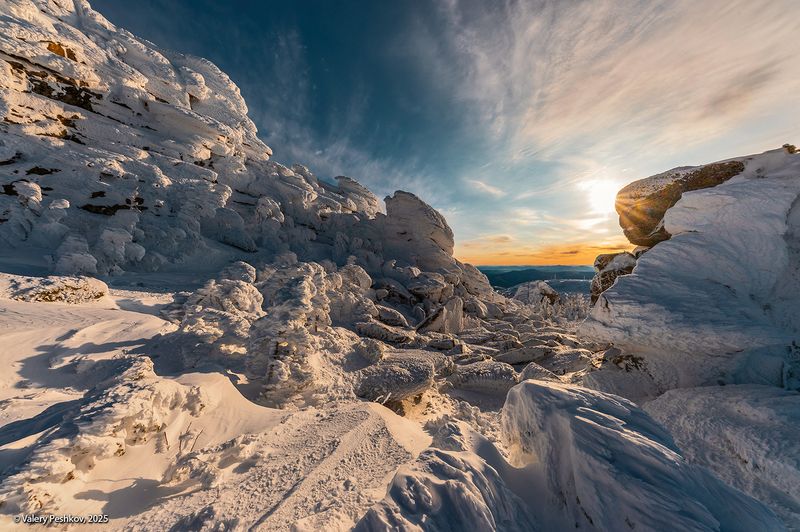 шерегеш, утро, скалы верблюды, иней, пихты, кедры, снег, гора шатёр, горная шория, мороз, зима, сибирь Царство Снежной Королевыphoto preview