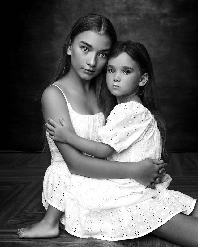 Сестры фото превью