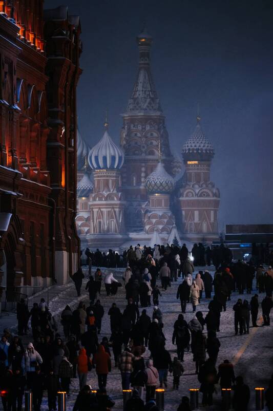москва, зима, улица, красная площадь, россия, moscow, winter, russia Зимняя Москва – толпа перед красной площадьюphoto preview