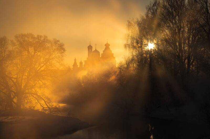 россия, истра, мороз, вечер, зима, туман, храм, церковь, православие, монастырь, новый иерусалим, лучи солнца Туман. Храм. Закат фото превью