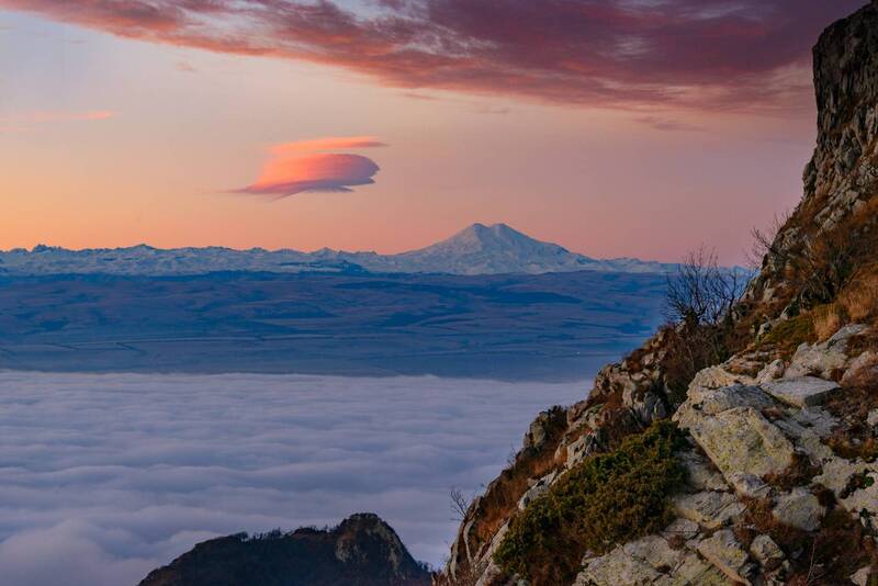 рассвет, эльбрус,облака,пейзаж,кмв Дотянуться до небесphoto preview