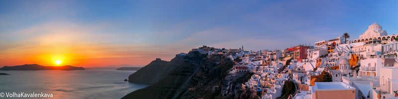 Фира Тирa санторини греция закат Fira sunset Santorini Greece панорама Panorama of Fira at sunset, Santorini, Greecephoto preview