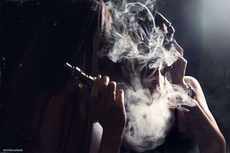 Девушка Smokephoto preview