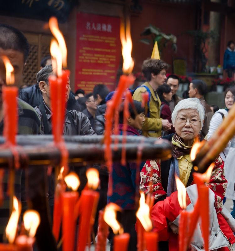 Лэшань Китай Лицом к огнюphoto preview