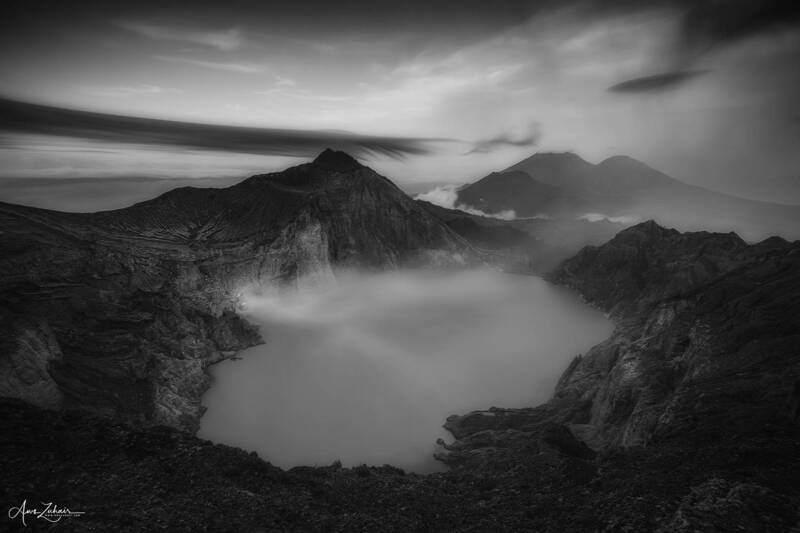 Ijen Lakephoto preview
