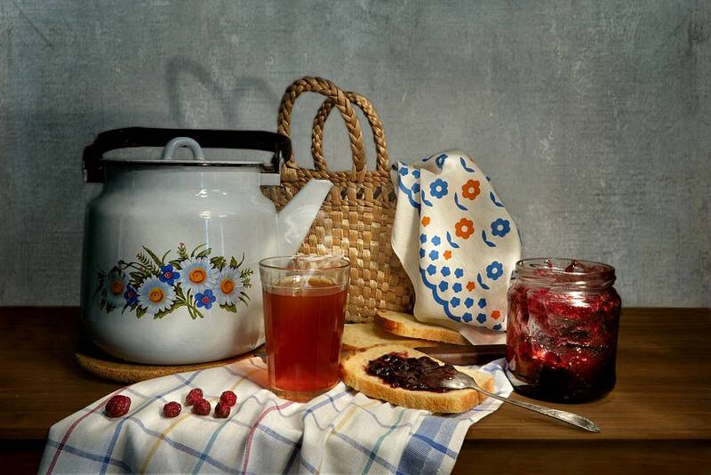 натюрморт,чай,варенье,хлеб,чайник,ложка,стакан,корзина,платок Чай с вишневым вареньемphoto preview