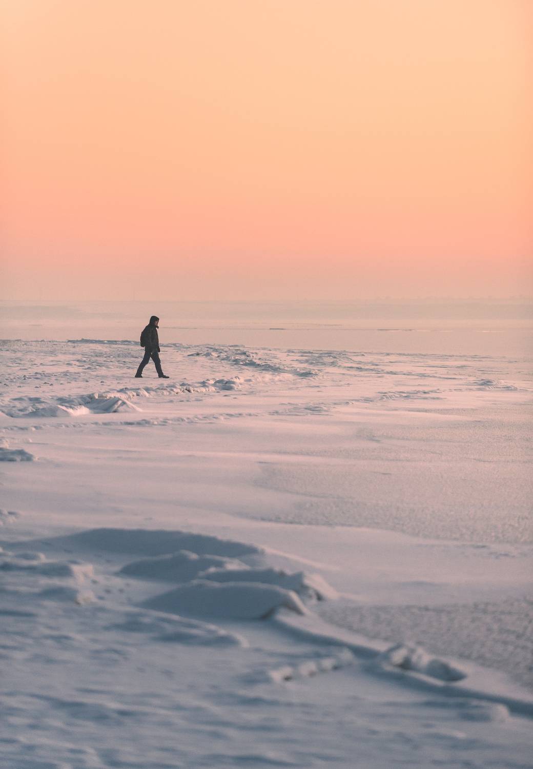 зима, минимализм, снег, лед, человек, одиночество, закат, пастель, холод, пейзаж, Молдова, простор, прогулка, winter, minimalism, snow, ice, lonely, sunset, Moldova., Сухенко Олег