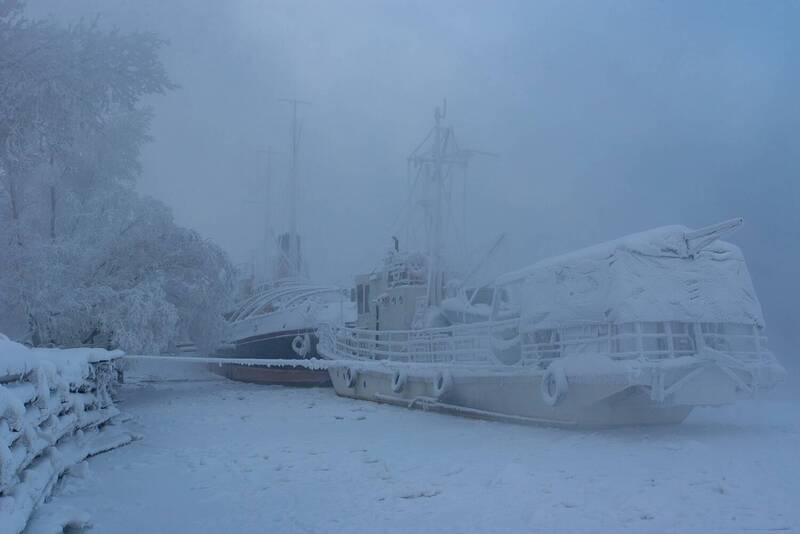 корабли, лед, туман, кружак, иней, мороз, теплоход, буксир, кухта, хлопья Морозно фото превью