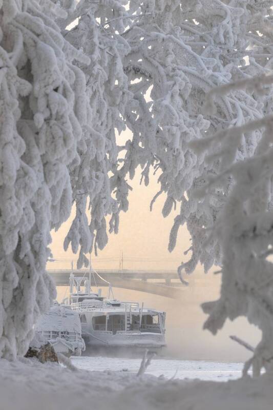 Зимняя сказка на рекеphoto preview