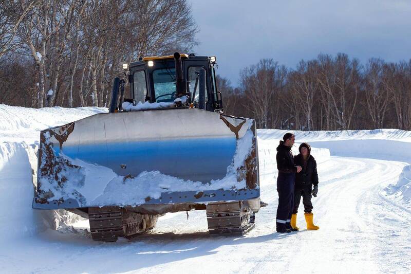 бульдозер, люди, трактор, дорога, камчатка, снег, зима Дорогаphoto preview