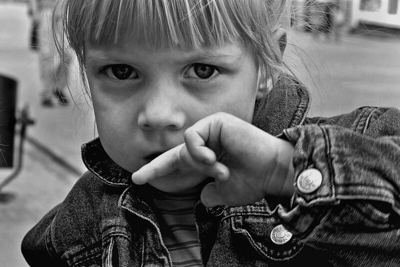 дети, девочка, чб, апатиты, глаза, эмоция Букет эмоций. 001. 2011 годphoto preview