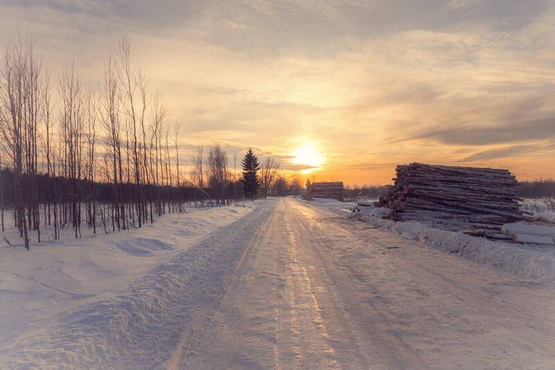 закат зима мороз пейзаж Закат над заснеженной дорогойphoto preview
