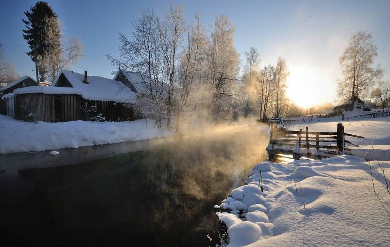 В деревне у речки. фото превью