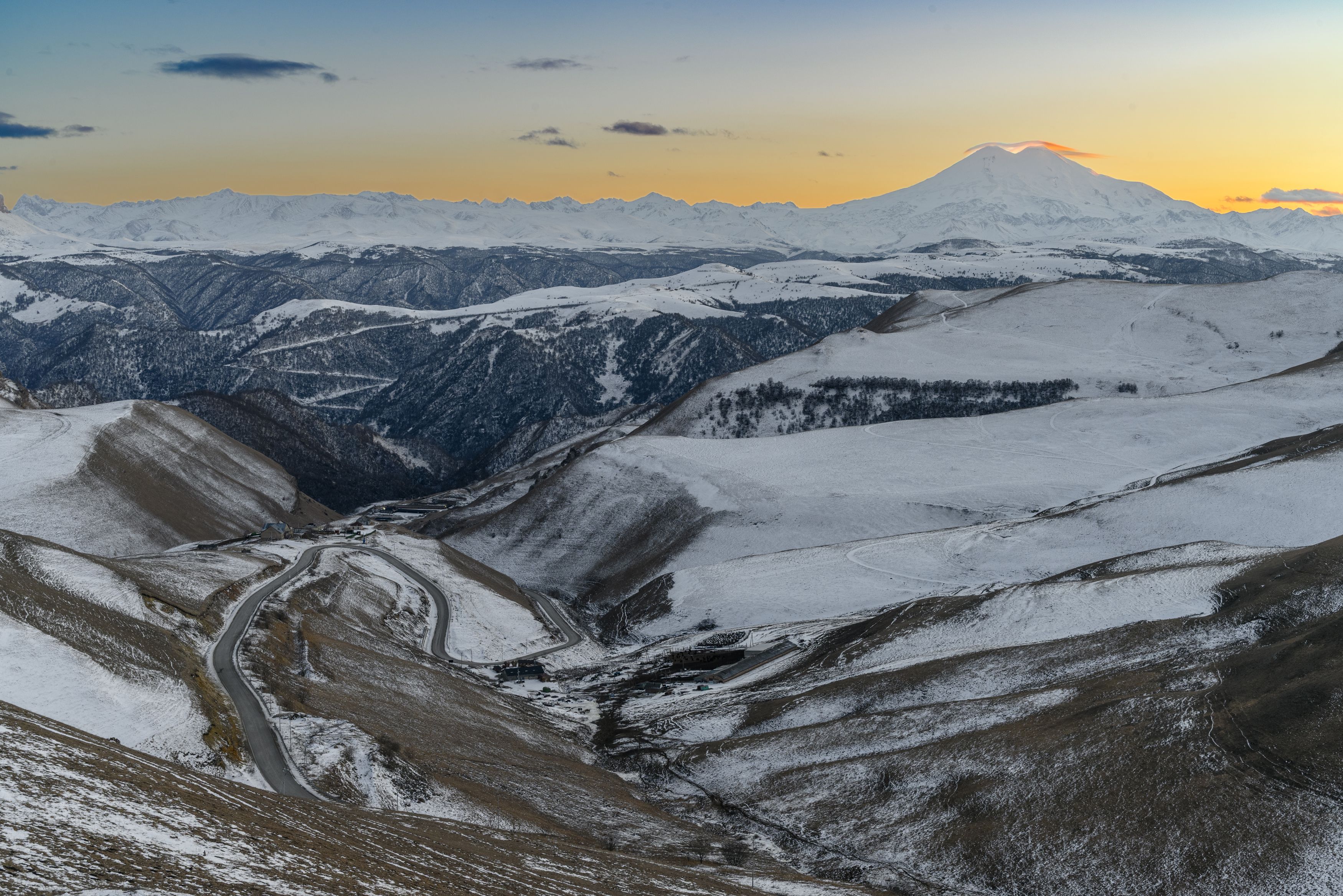Эльбрус, горы, плато Шаджатмаз, закат, Кавказ Дорога к Эльбрусу фото превью
