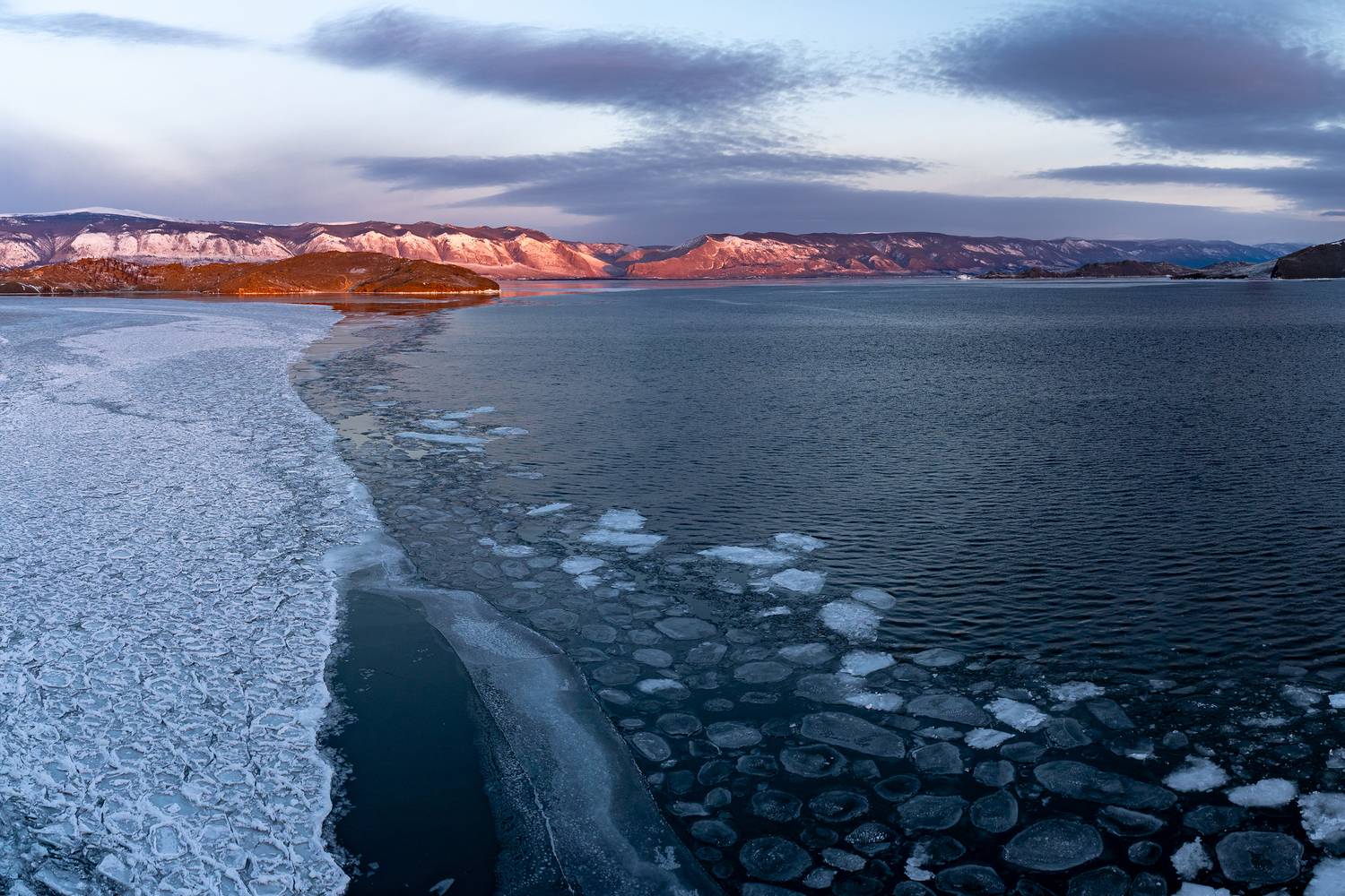 байкал, малое море, ольхонские ворота, декабрь, Тильпунов Михаил