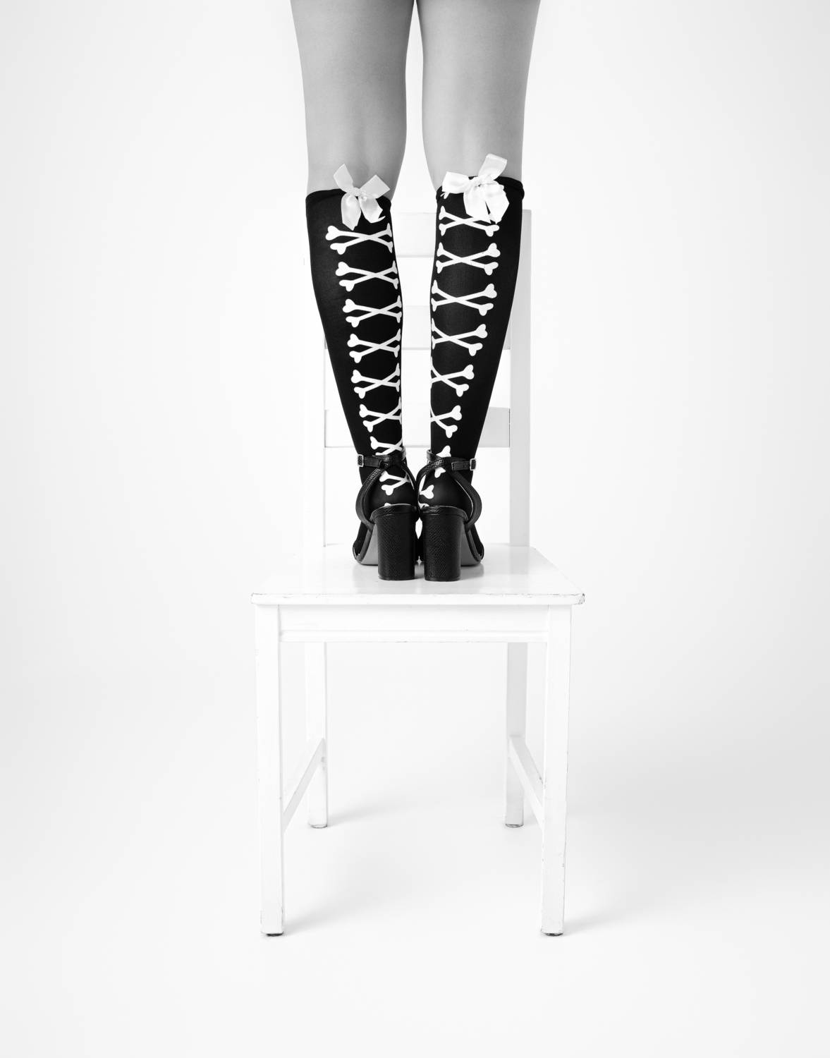 model, studio, photoshoot, barcelona, legs, female, chair, black and white, high key, pantyhouse,  Jean