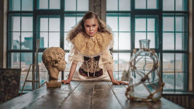 девушка страсть красота изгибы строгость напряжение линии взгляд свет студия Мария фото превью