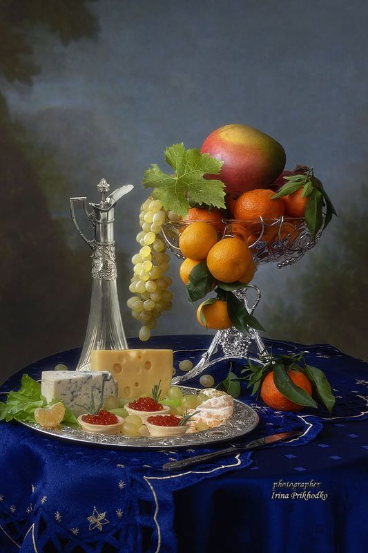 натюрморт, фрукты, икра, сыр Натюрморт с деликатесамиphoto preview