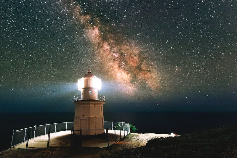 Маяк звезды небо ночь Маяк под звездамиphoto preview