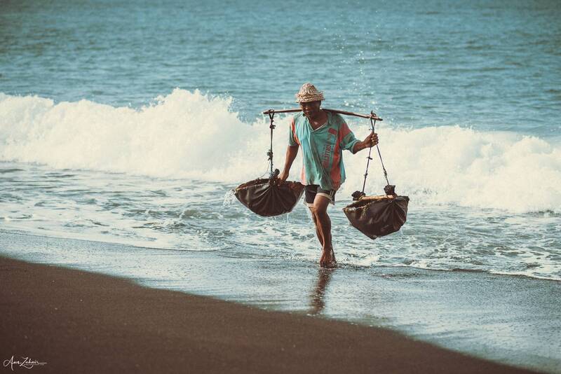 people Salt Makerphoto preview