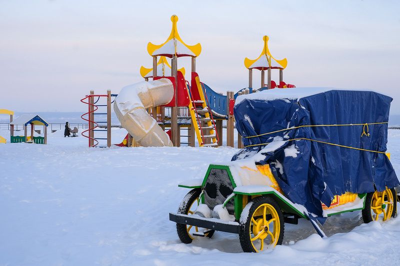 зима январь город  дети Детская площадка...photo preview