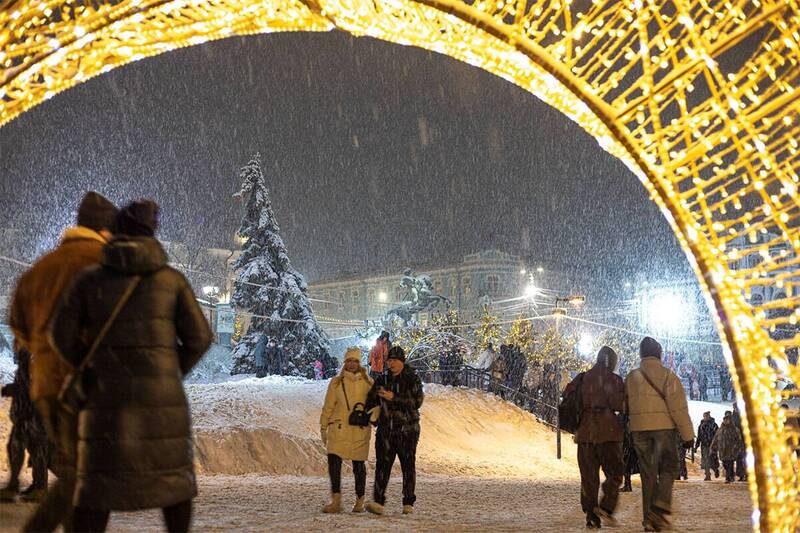 Снежно в городеphoto preview