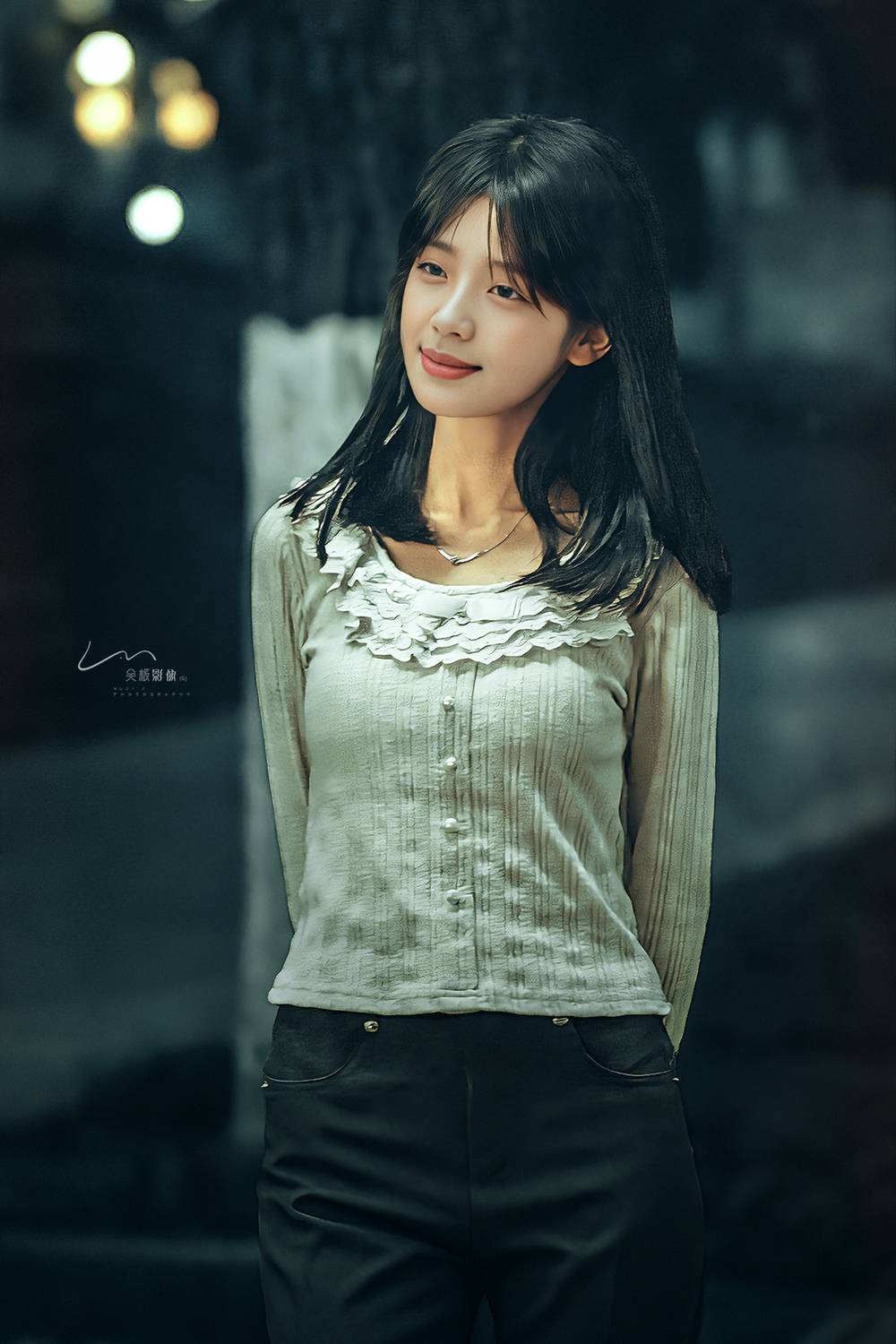 肖像 欣&middot;j, 吴 微雨墨烟鸿