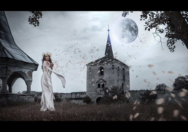 The moon girlphoto preview