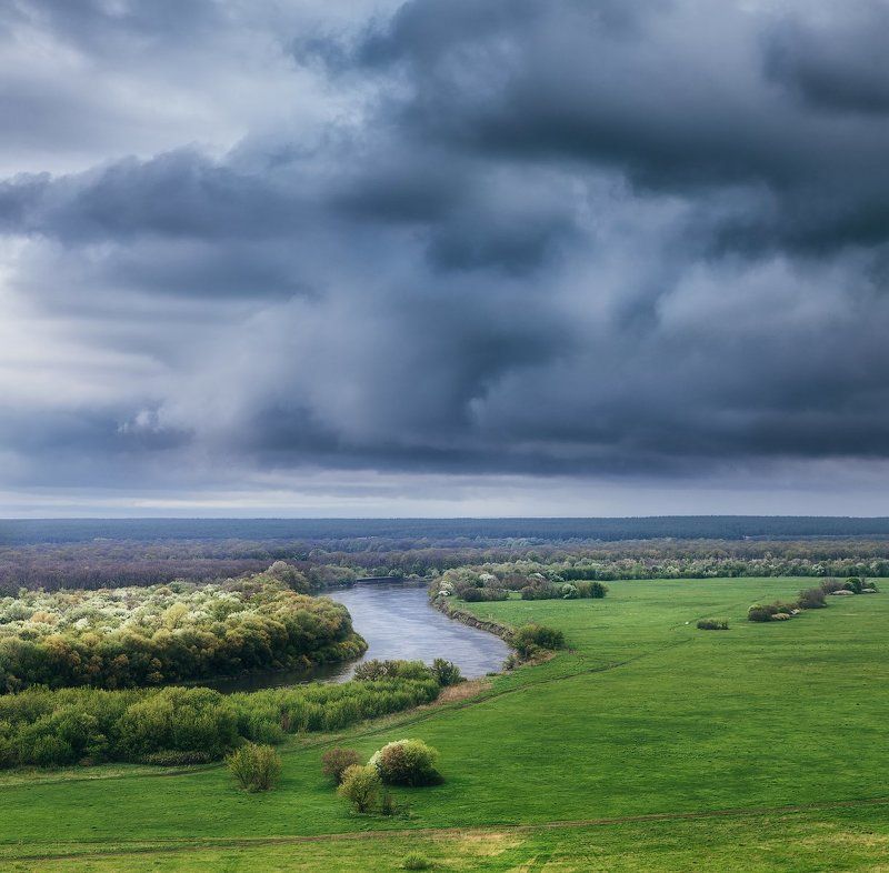 дон, дивногорье Тяжелое небо над Дономphoto preview