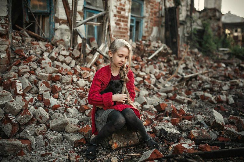 35мм, Dog, Girl, Nikon, Девочка, Дом, Развалины, Собака, Щенок находкаphoto preview