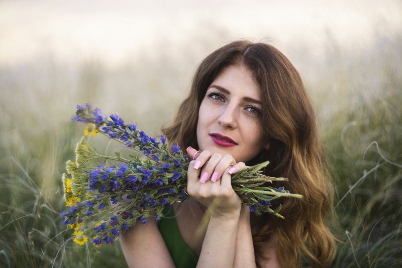 flowers, russia, portrait, girl, beauty, eyes, light, summer, beautiful, nikon, cute, female, pretty, model, green, face, hair, young, helios, orenburg Олесяphoto preview