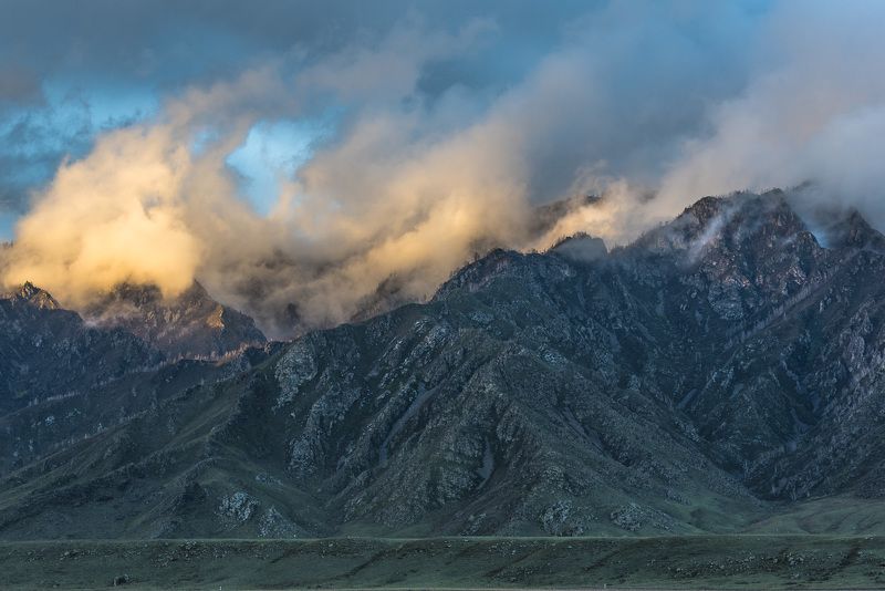 пейзаж, природа, закат, вечер, лето, горы, туман Дымящиеся горыphoto preview