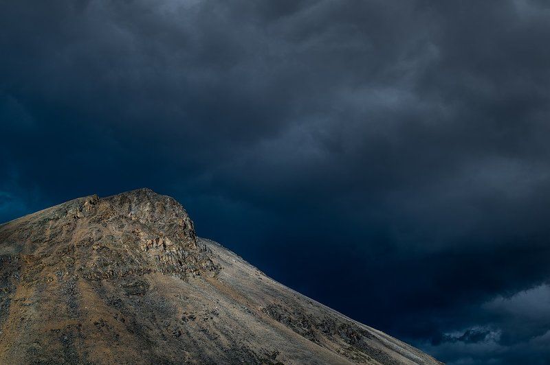 Север, Арктика Впереди грозаphoto preview