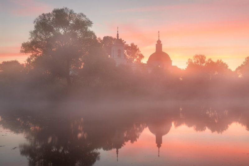 Полыхнул рассвет в Рязанцах...photo preview