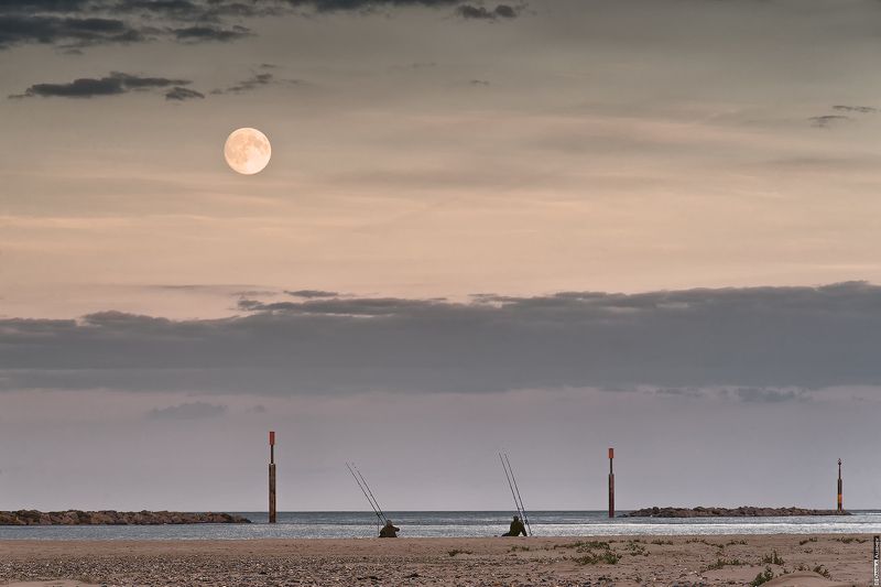 Под лунойphoto preview