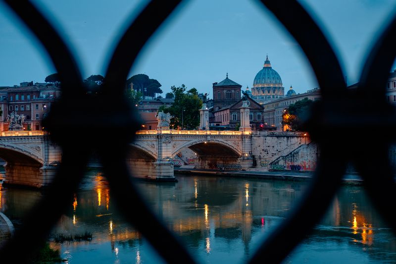 рим, собор, святой, Петр, Италия, европа, Тибр, мост, огни, ограда, река, отражения Вечер в Римеphoto preview