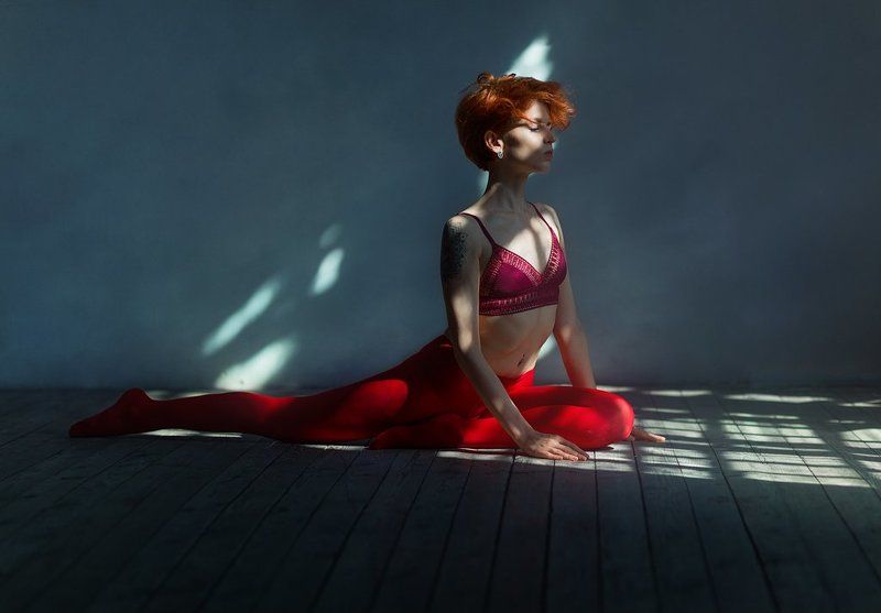 портрет, девушка,солнце,красный 1. Лисаphoto preview