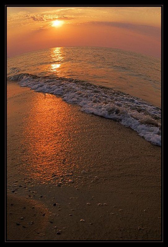 Там, где пересекаются пути песка, моря и солнцаphoto preview