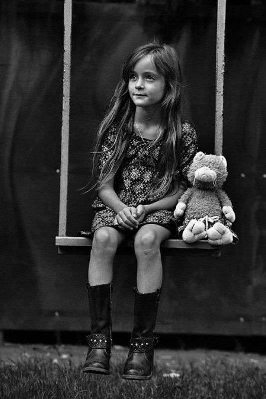 софия руснак, ребенок, девочка, детство, качели, игрушка photo preview