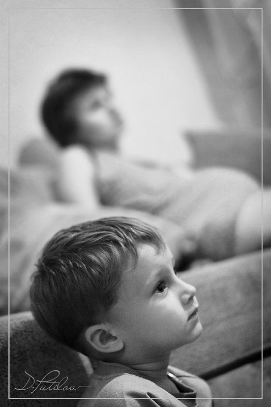 путилов, креатив, девушка, смысл, идея Почти троеphoto preview