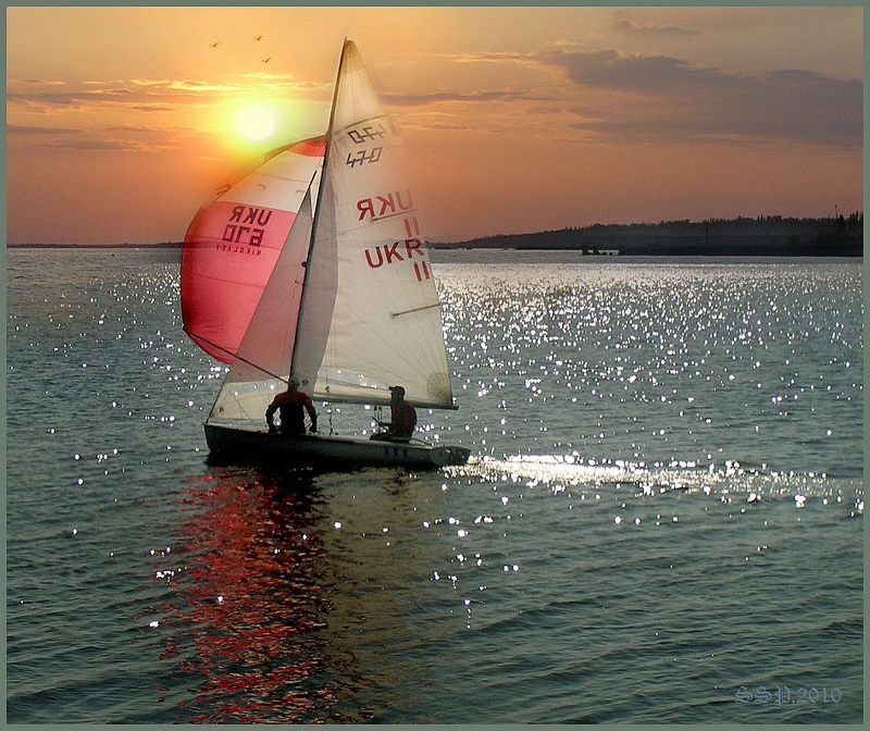 АЛЫЕ ПАРУСА(Николаевский Яхт-клуб)photo preview