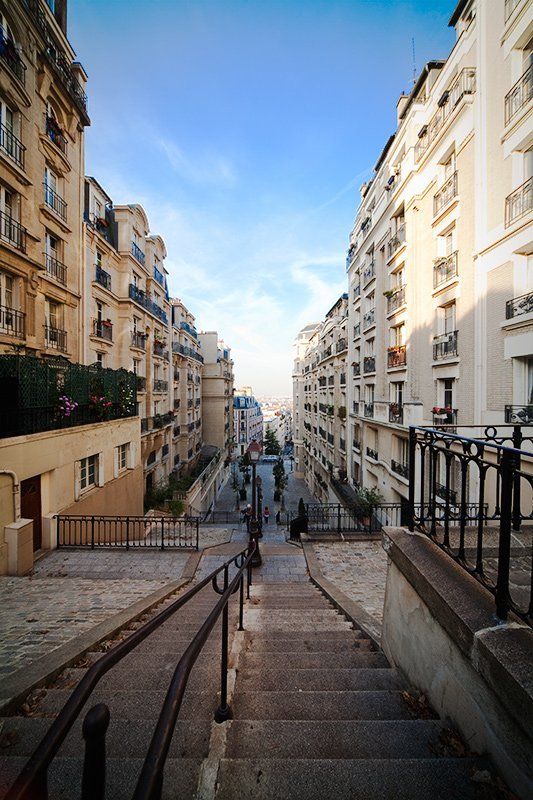 монмартр, париж Улицы Монмартраphoto preview