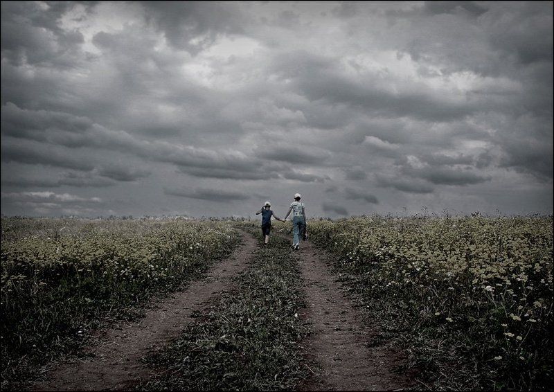 двое,пейзаж,дорога По дороге с облакамиphoto preview