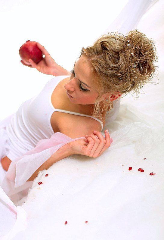 гламур, белое, гранат Хламурphoto preview