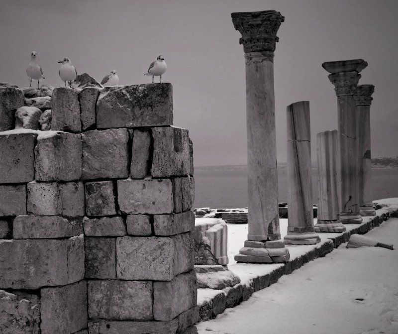 херсонес,колонны почитатели древностиphoto preview