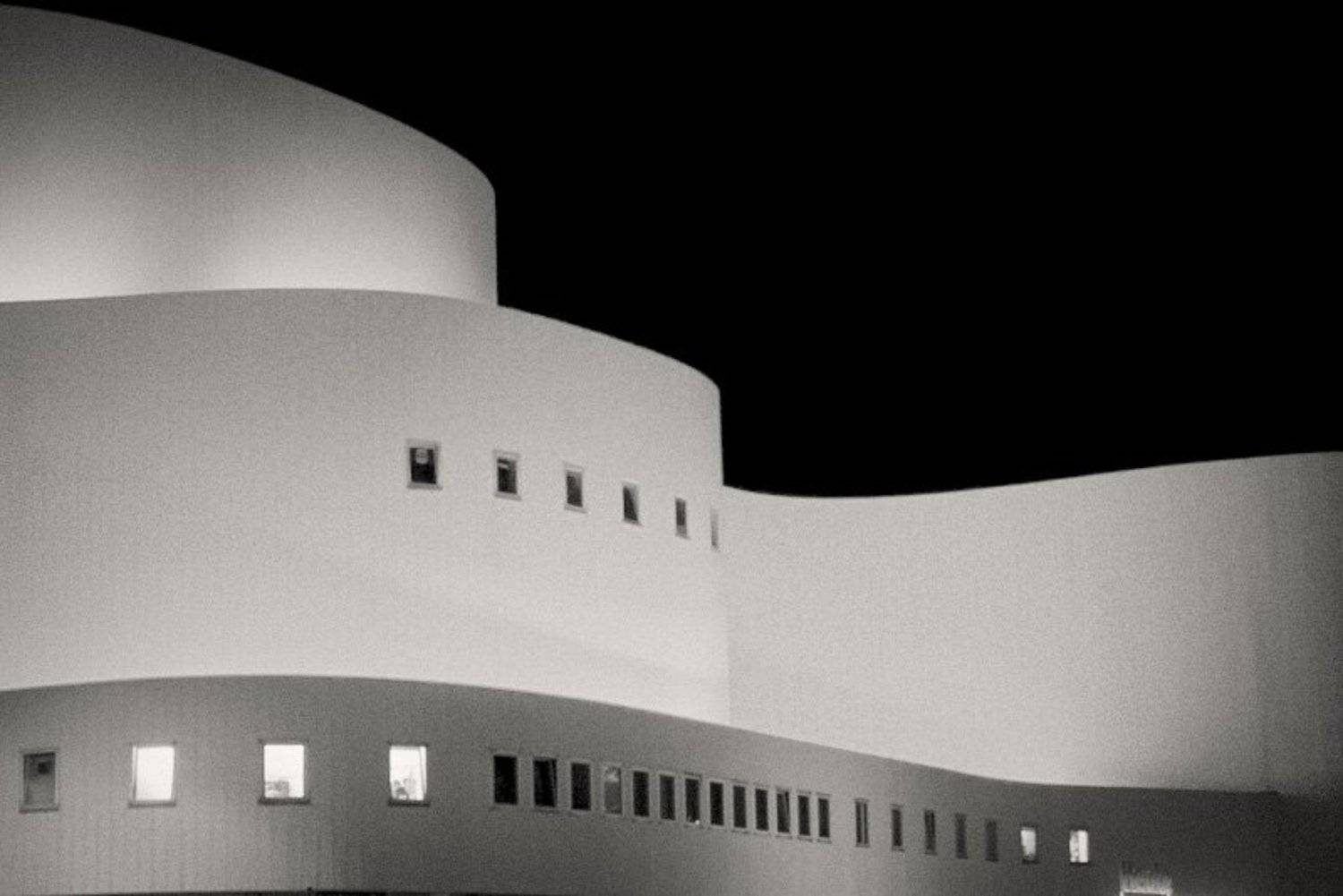 германия, дюссельдорф, город, здание, театр, архитектура, ночь, абстракция, изгиб, линия, dyadyavasya, Дмитрий Шамин