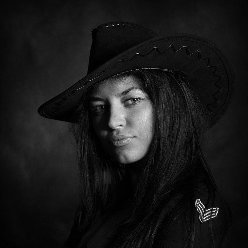 Eyes & faces BWphoto preview