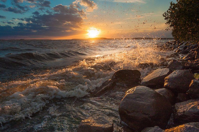 фото, Дубна, россия, пейзаж, Иваньковское водохранилище, волны, солнце закат Янтарные гребниphoto preview