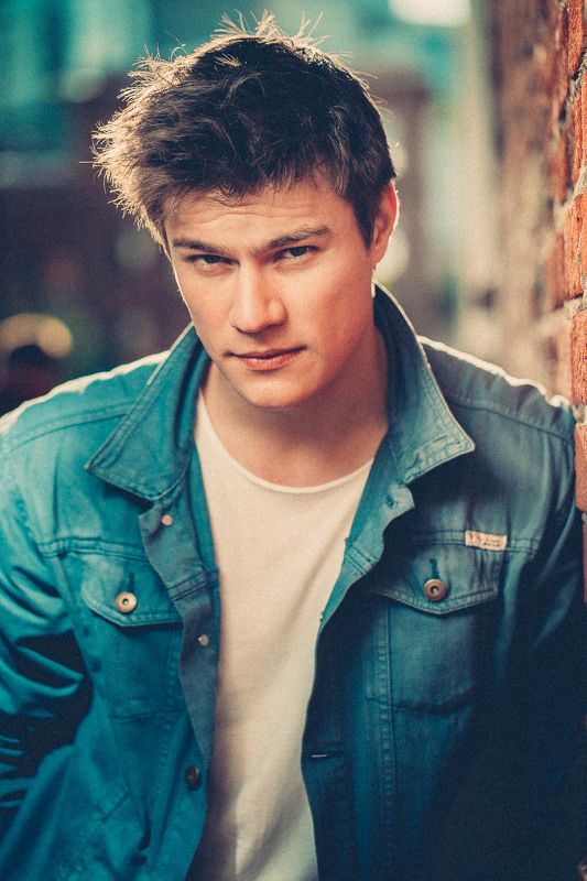 Актер...photo preview